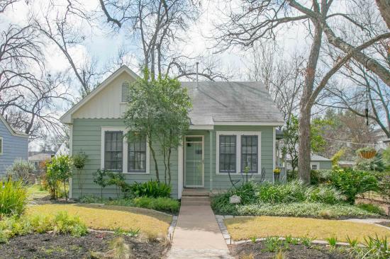 Handsome cottage in Central Austin Nation Holdings real estate