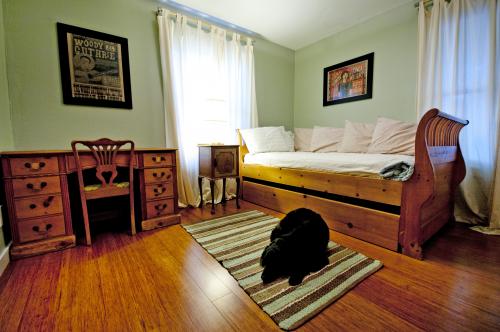 Hancock Pool House - Bedroom