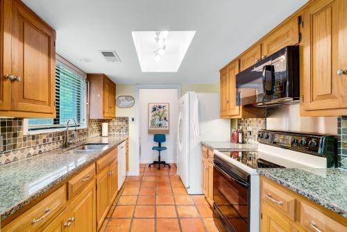 311 Cedar Hurst