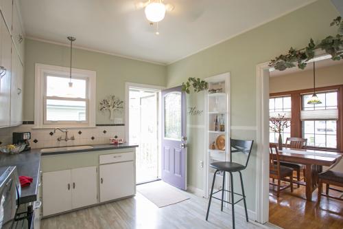 1023 E. 44th St Central Austin Real Estate Nation Holdings