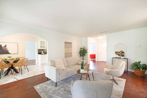 Welcome home to Mesa Park! Nation Holdings Central Texas Real Estate