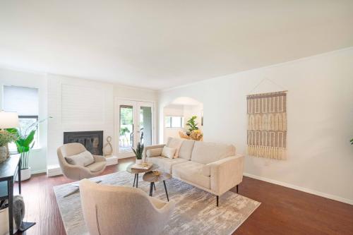 Welcome home to Mesa Park! Nation Holdings Central Texas Real Estate