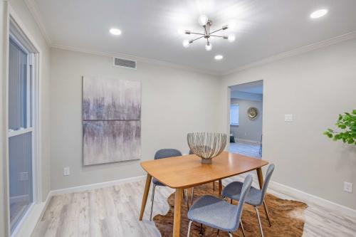 4304 Balcones North Austin Real Estate Nation Holdings LLC