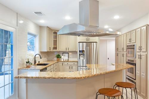 4304 Balcones North Austin Real Estate Nation Holdings LLC