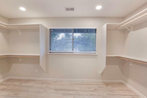 4304 Balcones North Austin Real Estate Nation Holdings LLC