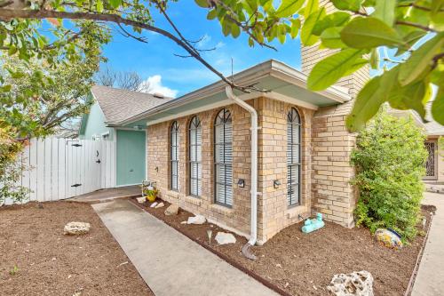 Welcome home to Anita Marie, charming north central Austin home.