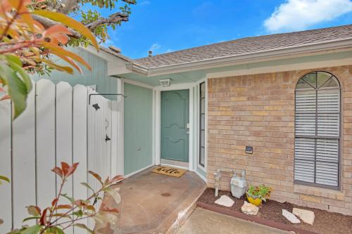 Welcome home to Anita Marie, charming north central Austin home.