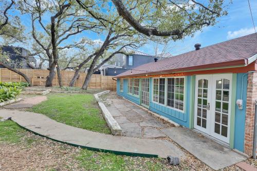 6815 Joyce Austin Texas