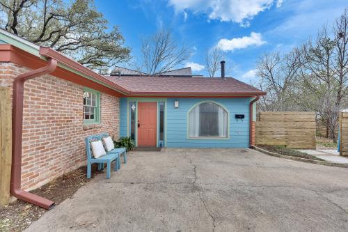 6815 Joyce Austin Texas