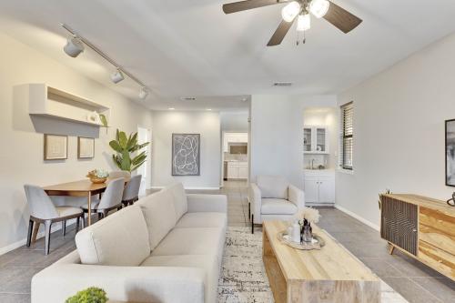 Hyde Park Hideaway--charming Central Austin condo close to UT by Nation Holdings