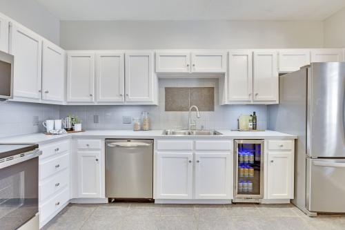 Hyde Park Hideaway--charming Central Austin condo close to UT by Nation Holdings
