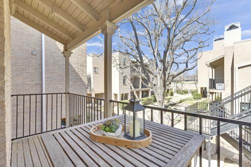 Hyde Park Hideaway--charming Central Austin condo close to UT by Nation Holdings