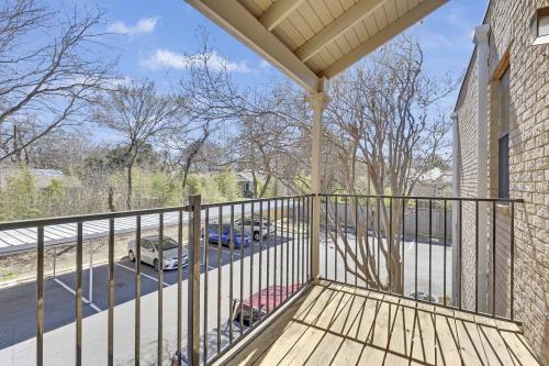 Hyde Park Hideaway--charming Central Austin condo close to UT by Nation Holdings