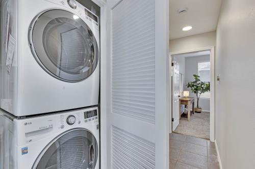 Hyde Park Hideaway--charming Central Austin condo close to UT by Nation Holdings