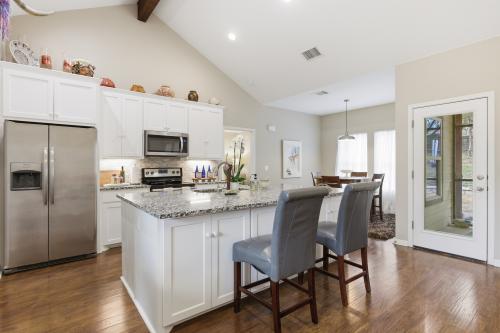 Welcome home to 6115 Cimmaron Trail in Lago Vista.