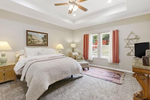 Welcome home to 6115 Cimmaron Trail in Lago Vista.