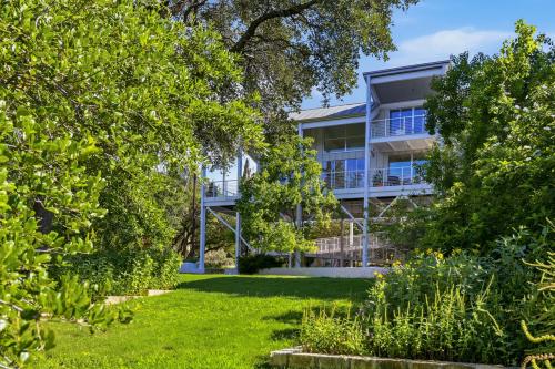Wake by the Lakes at 1312 Hurst Hollow