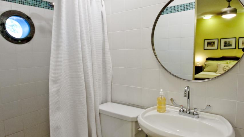 Hancock Pool House - Bathroom