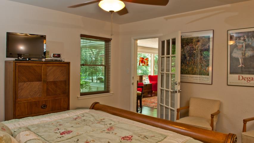 2505 W 45th Central Austin Realtor: Rachel Nation Nation Holdings LLC