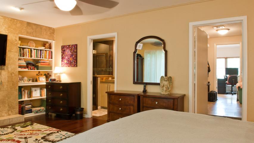 2505 W 45th Central Austin Realtor: Rachel Nation Nation Holdings LLC