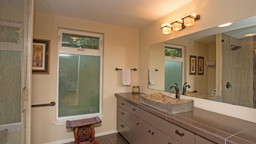 3102 Pinecrest Central Austin Realtor: Rachel Nation Nation Holdings LLC