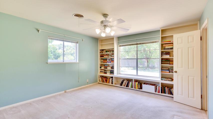 Welcome home to your corner cul de sac lot on Dover Place in Central Austin.