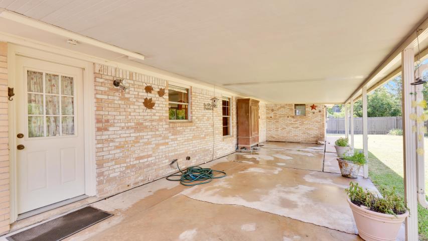 Welcome home to your corner cul de sac lot on Dover Place in Central Austin.