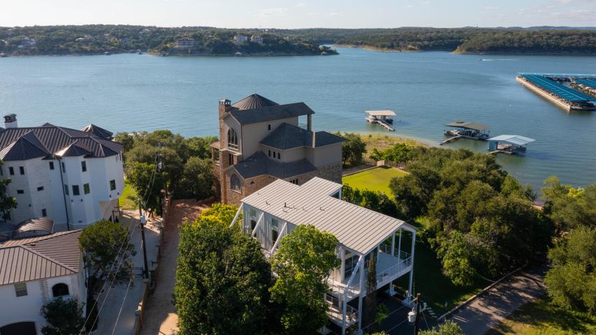 Wake by the Lakes at 1312 Hurst Hollow